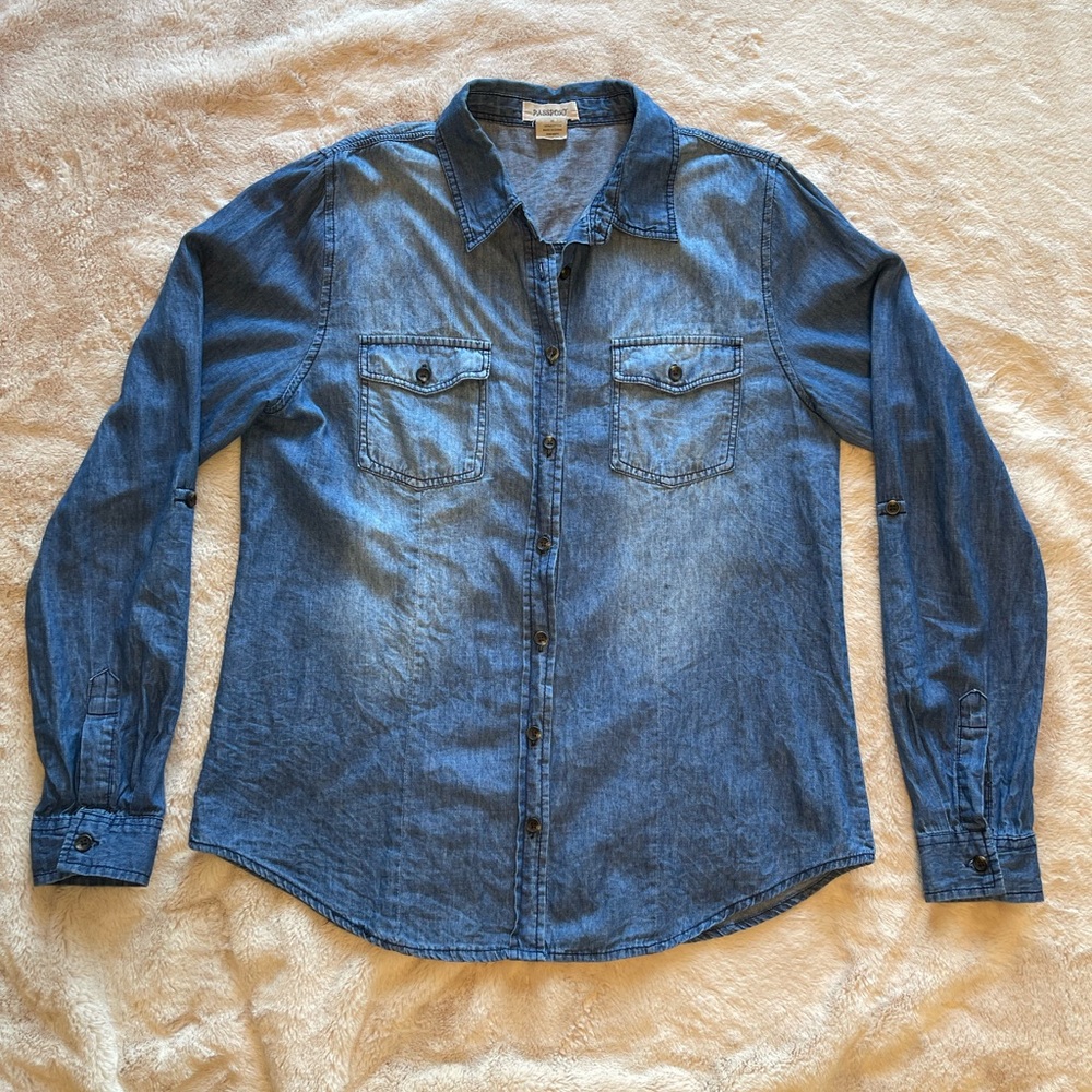 Denim Chambray Button Down top Size Medium